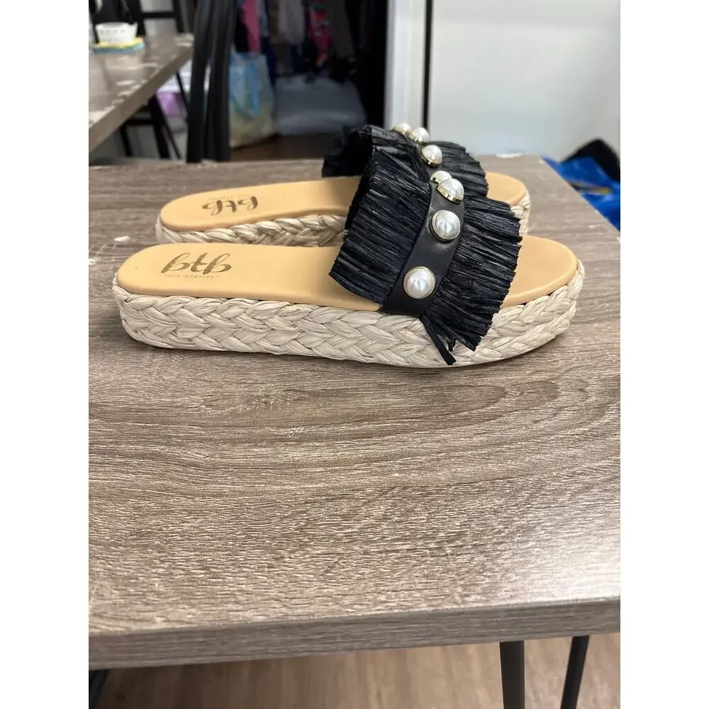 btb Los Angeles Black Raffia With Pearl Slides Sz 8.5